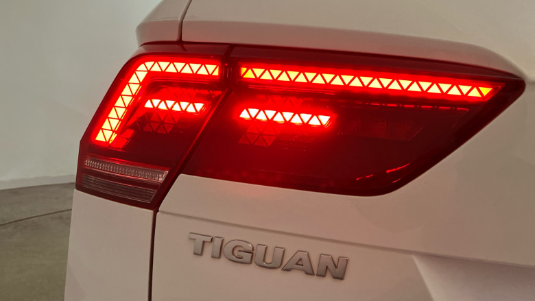 Volkswagen Tiguan 2.0 TDi 150 4Motion R-Line 5dr DSG Diesel Estate